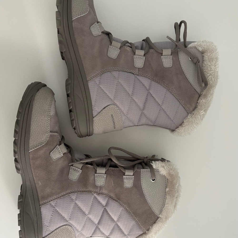 Columbia Women's Light Gray Winter Boots - Picture 4 of 6